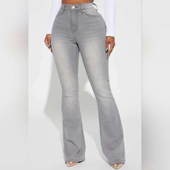 Fashion Nova Audrey Booty Lifting Stretch Flare Jeans Women's Size 14 Grey - Picture 1 of 8